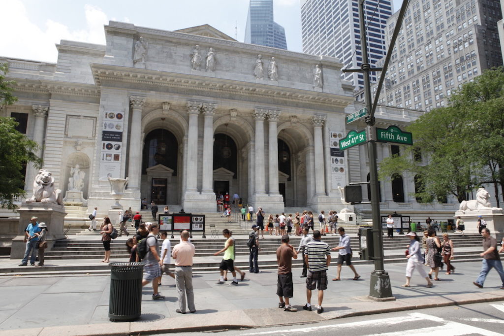 © NYC & Company:new_york_public_library_joe_buglewicz
